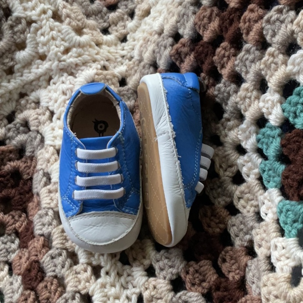 Old sole jogger vintage trainer leather slip on neon blue.snow color rubber sole